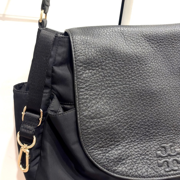 TORY BURCH Thea Black Nylon Pebble Leather Bag - Picture 4 of 13